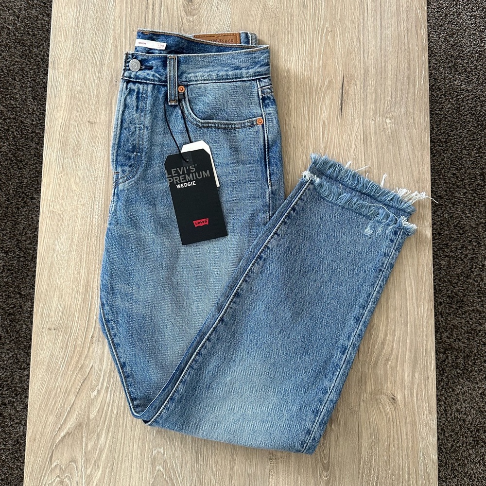 Levi’s Wedgie Straight Jeans
